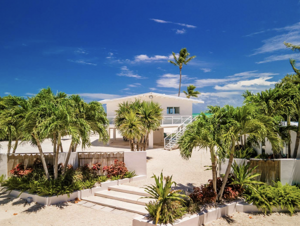 Islamorada Three Bedroom Home with Full Ocean View & Pool